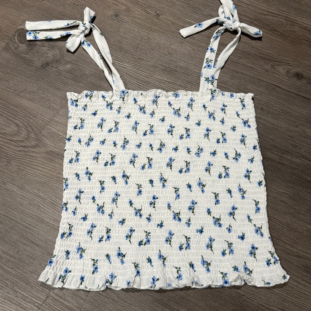 Vacation vibe Blue Floral Smocked Cami Top 🌼 Crave Fame | Size L